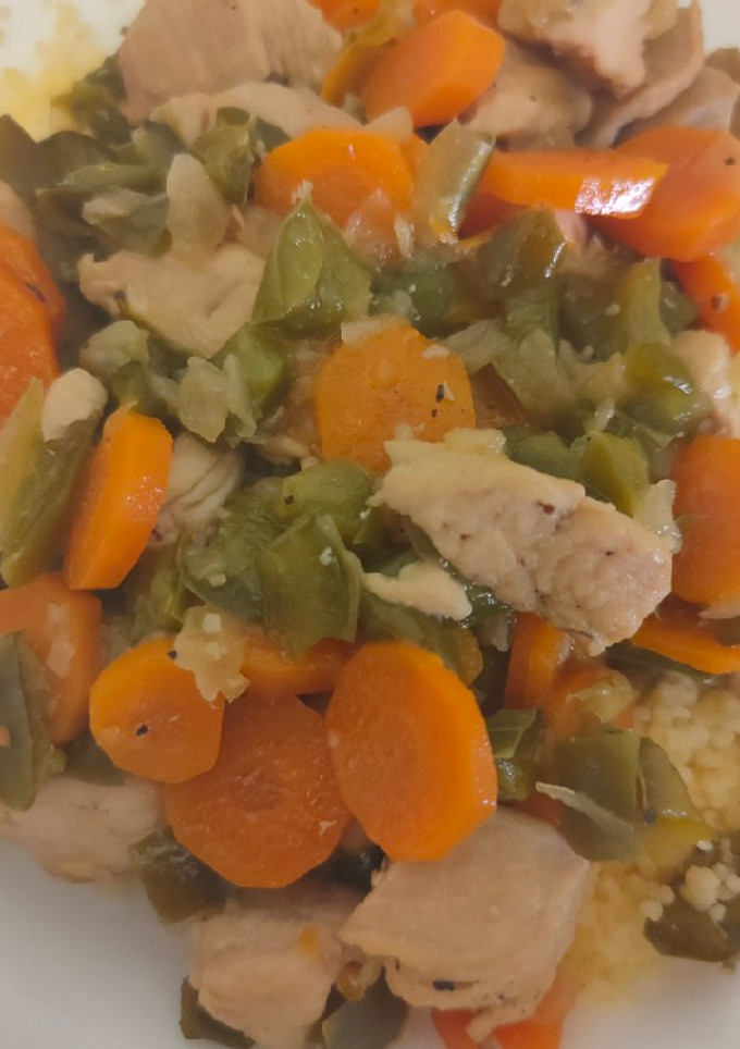 Una foto de Pollo a la cerveza con cuscús