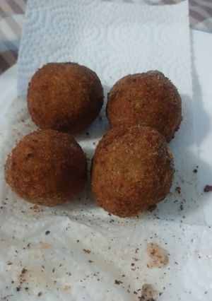 A picture of Jalapeno cheese balls.