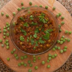 A picture of Classic Matar in Flavourful Gravy.