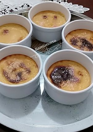 Une photo de Crème Polenta Caramélisée Aux Aromes Epicés 🍮