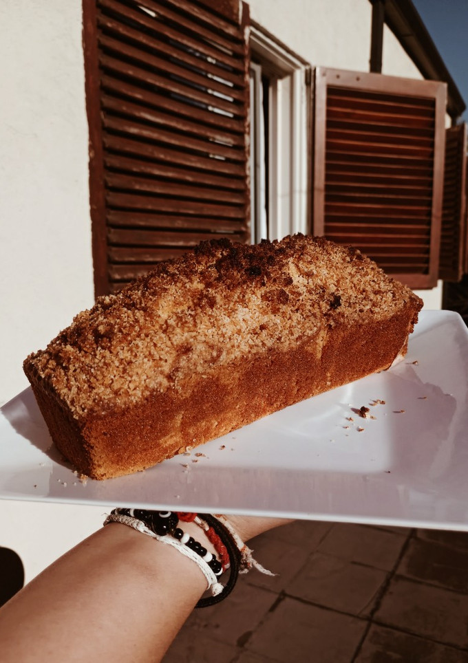 Una foto de Budín de Coco con Crumble por encima 🥥