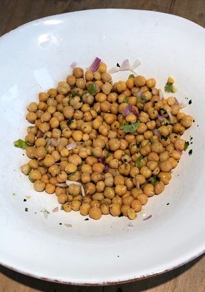 Une photo de Balila (salade de pois chiches libanaise)