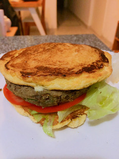 Una foto de Hamburguesas de lentejas en Pan Nube (sin TACC)