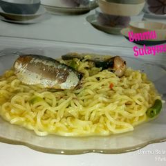 A picture of Indomie with Sardine.