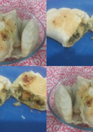 Una foto de Empanadas de verdura y queso
