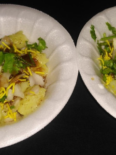 आलू चाट (Aloo chat recipe in Hindi) रेसिपी मुख्य फोटो