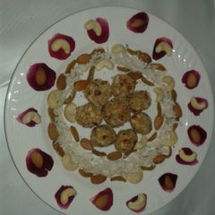 A picture of Dryfruit balls.