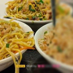 A picture of Hakka Noodles Restaurant style.