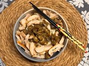 Una foto de salsas orientales