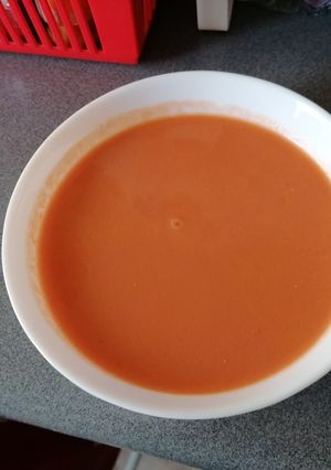 Una foto de Gazpacho suave y fino
