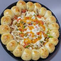 بيتزا محشيه الاطراف 🍕-レシピのメイン写真