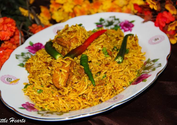 Recipe of Quick Chatpati Achari Chicken Biryani