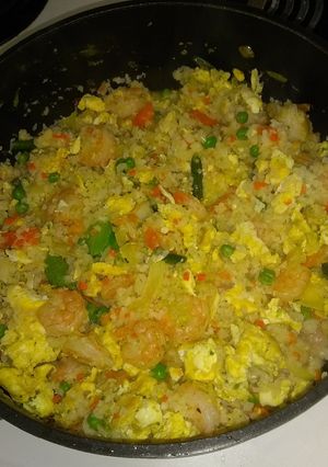 A picture of Shrimp fried cauliflower rice with eggs.