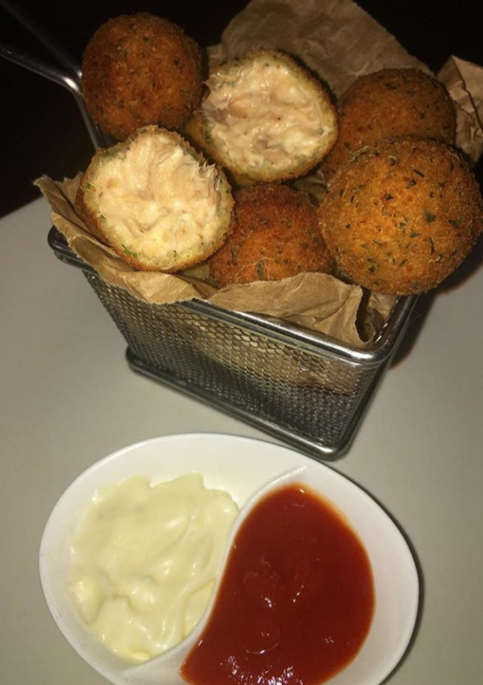 Una foto de Bolitas de atún con quesitos