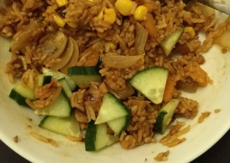 Easiest Way to Prepare Ultimate Stir fried BBQ chicken rice