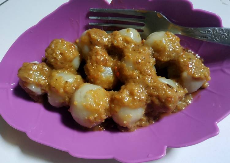 Cilok bumbu kacang