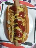 Perrito de bratwurst completo