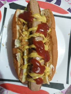 Una foto de Perrito de bratwurst completo