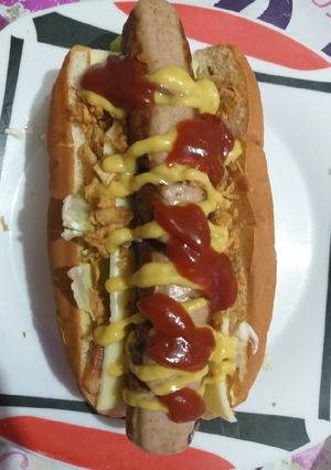 Una foto de Perrito de bratwurst completo