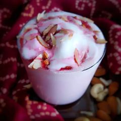 A picture of Rose milk shake.