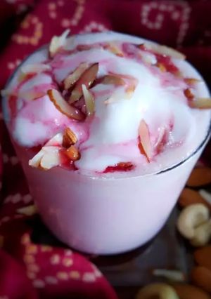 A picture of Rose milk shake.