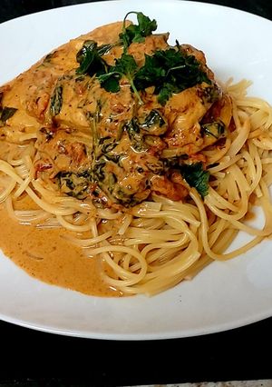A picture of My Creamy Tomato & Basil Chicken. 😘 #Mainmeal.