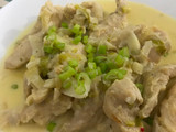 Pechuga de pollo a la crema con verdeo
