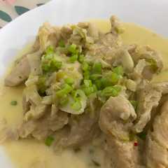 Una foto de Pechuga de pollo a la crema con verdeo