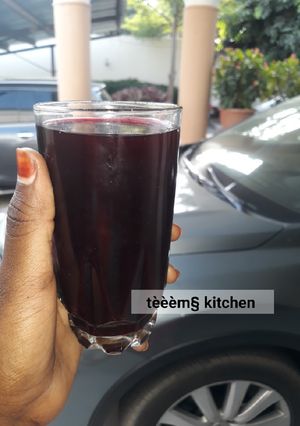 A picture of Zobo drink.