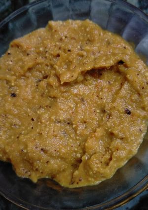 ડુંગળી ટામેટા લસણ ચટણી (Onion Tomato Garlic Chutney Recipe In Gujarati) રેસીપી મુખ્ય ફોટો