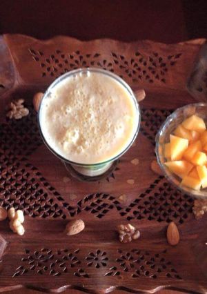 A picture of Muskmelon dry fruit smoothie.