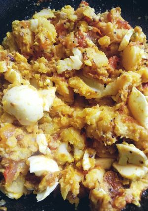 अंडे आलू का भरता(ande aloo ka bharta recipe in hindi) रेसिपी मुख्य फोटो