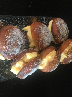 Una foto de Berlinas rellenas de crema pastelera 👩🍳
