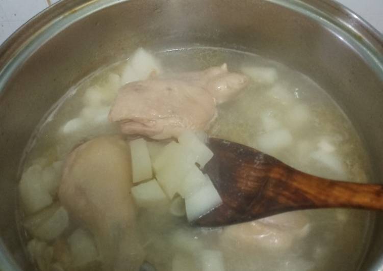 Cara membuat Sop Ayam Bengkoang mantap