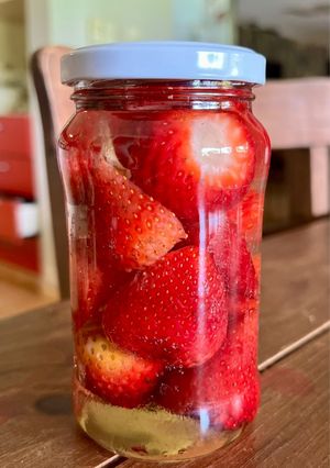 Una foto de Conserva frutilla