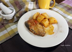 Una foto de Pescado guisado con papas - Cocina mediterránea