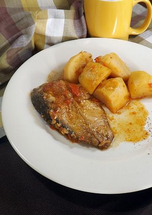 Una foto de Pescado guisado con papas - Cocina mediterránea