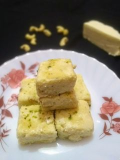 পনির কাজু বরফি (paneer kaju recipe in Bengali) রেসিপির প্রধান ছবি