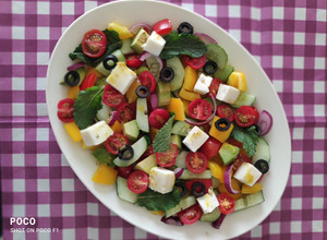 A picture of Greek salad.
