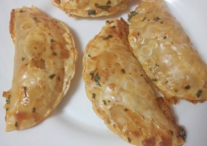 Empanadillas De Atún, Langostinos, Huevo Duro Y Olivas Receta De Ariel ...