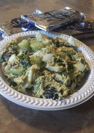 Una foto de Ensalada de pollo verde