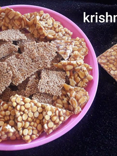 તલ ની ચીકી (Til Chiki Recipe In Gujarati) રેસીપી મુખ્ય ફોટો