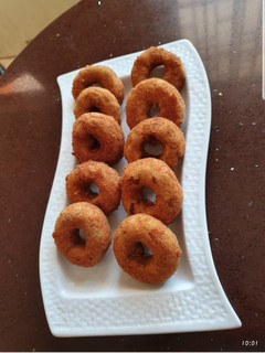 A picture of Chicken donuts.