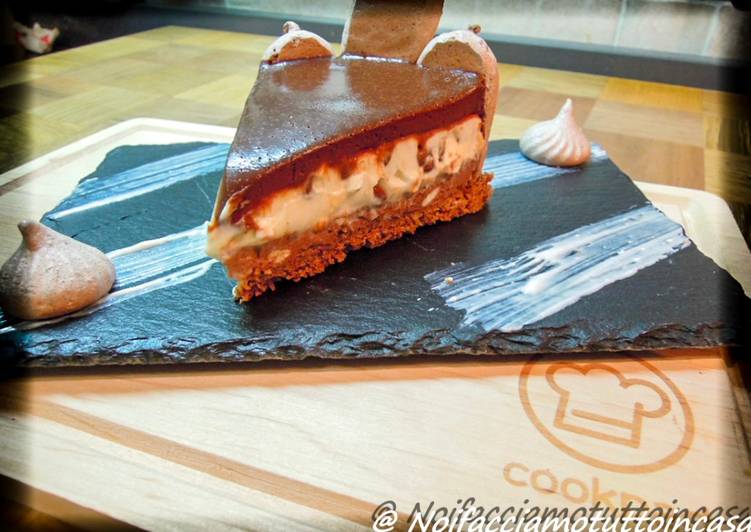 CheeseCake al cioccolato fondente con Meringhe al cacao