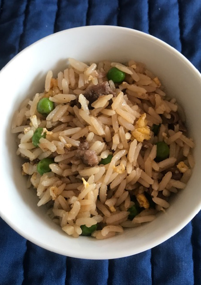 Una foto de Arroz frito con carne