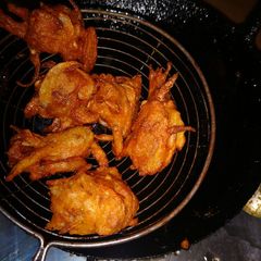 Crispy Pyaz Pakora A picture of Crispy Pyaz Pakora.