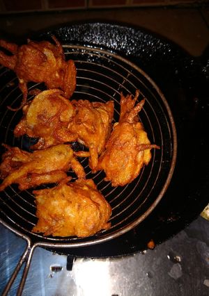 A picture of Crispy Pyaz Pakora.