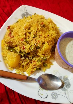 A picture of Chicken mater pulao.