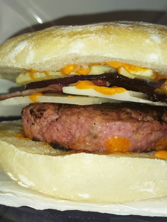 Una foto de Hamburguesa casera de pavo y pollo