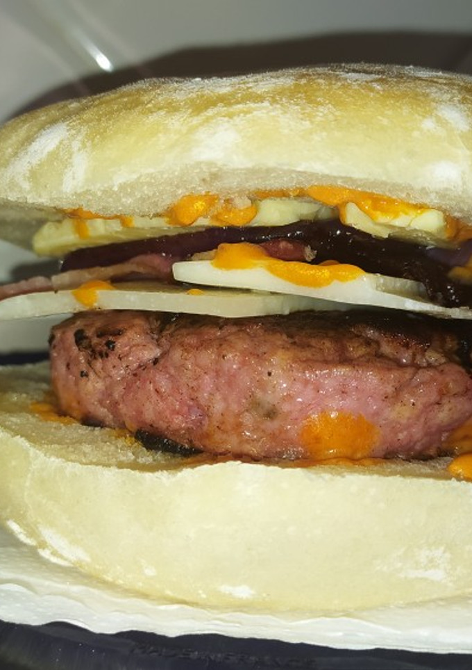Una foto de Hamburguesa casera de pavo y pollo